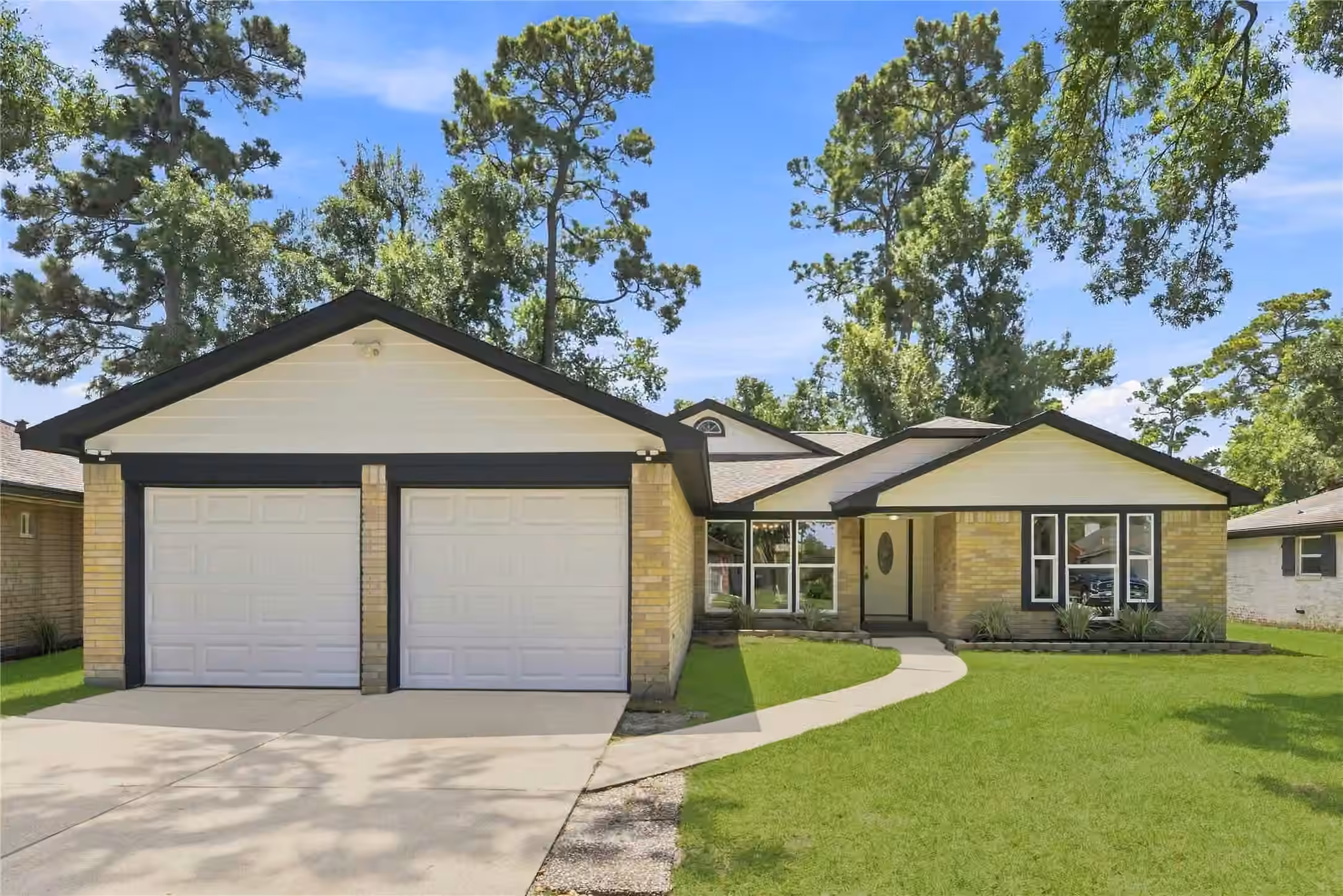 Photo 3 of 13030 Ellesmere Drive, Houston, TX