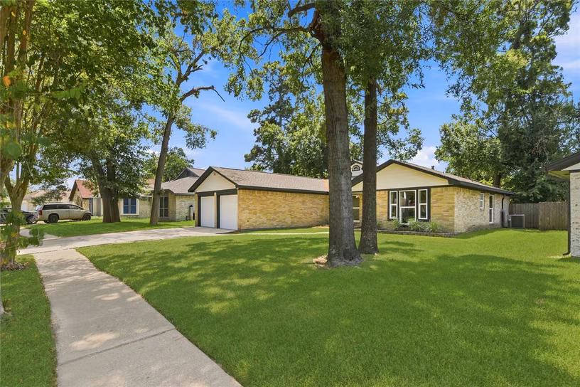 Photo 4 of 13030 Ellesmere Drive, Houston, TX