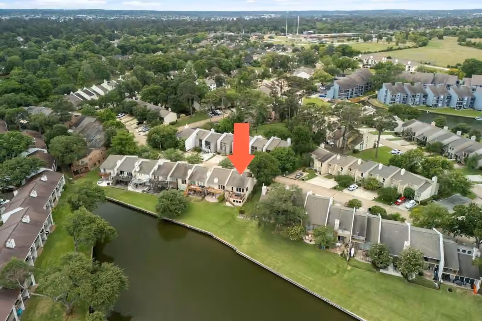 Photo 2 of 3930 Knollcrest Drive, Montgomery, TX
