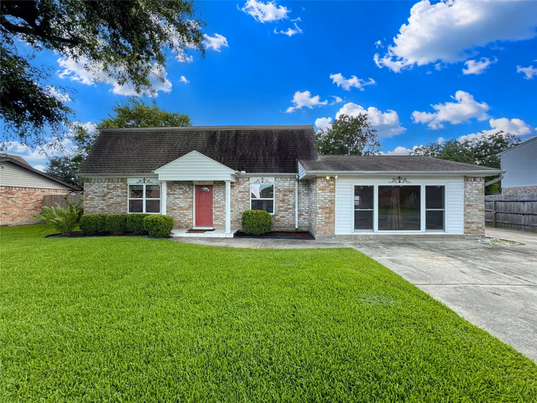 Photo 2 of 2323 37th Avenue N, Texas City, TX