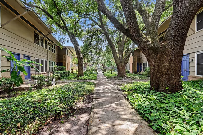 Photo 4 of 4020 Blue Bonnet Boulevard K, Houston, TX