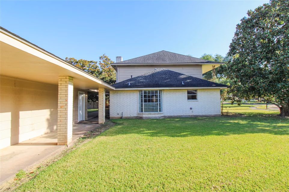 Photo 6 of 2 Elm Place, Angleton, TX