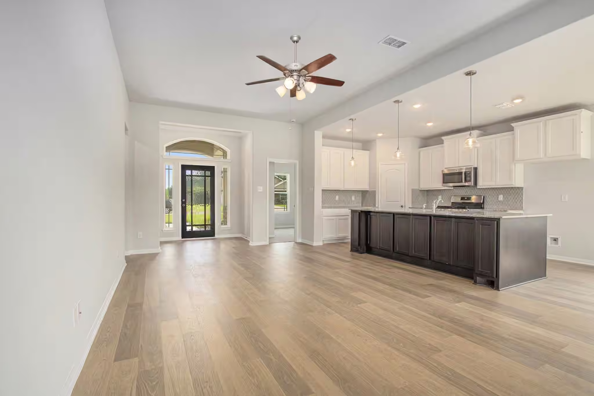 Photo 6 of 411 Wellshire Drive, West Columbia, TX