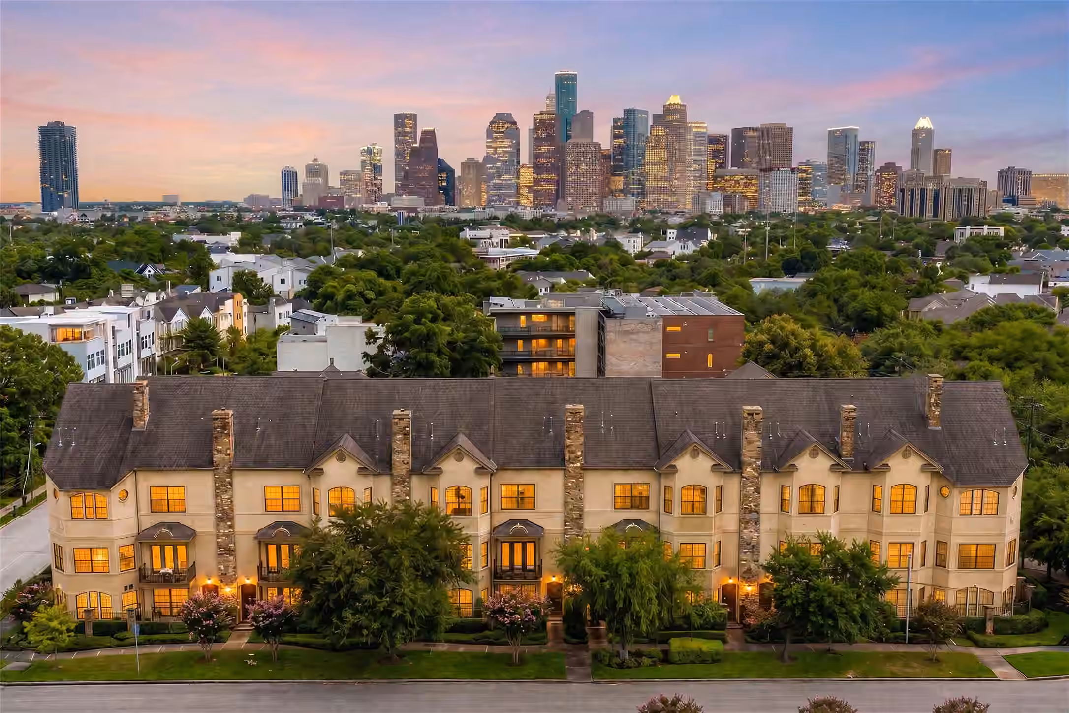 Photo of 2409 Commonwealth Street, Houston, TX 77006