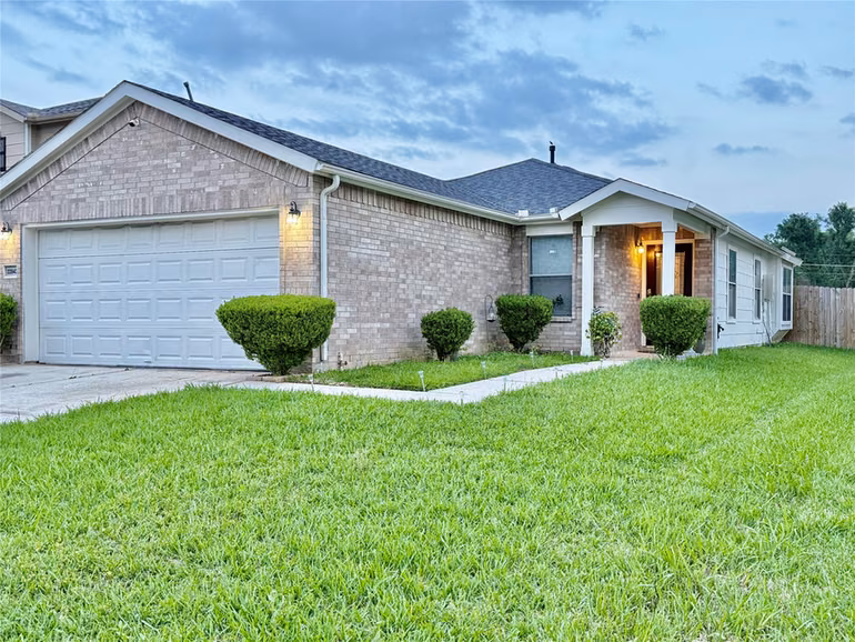 Photo 2 of 22843 Twisting Pine Drive, Spring, TX