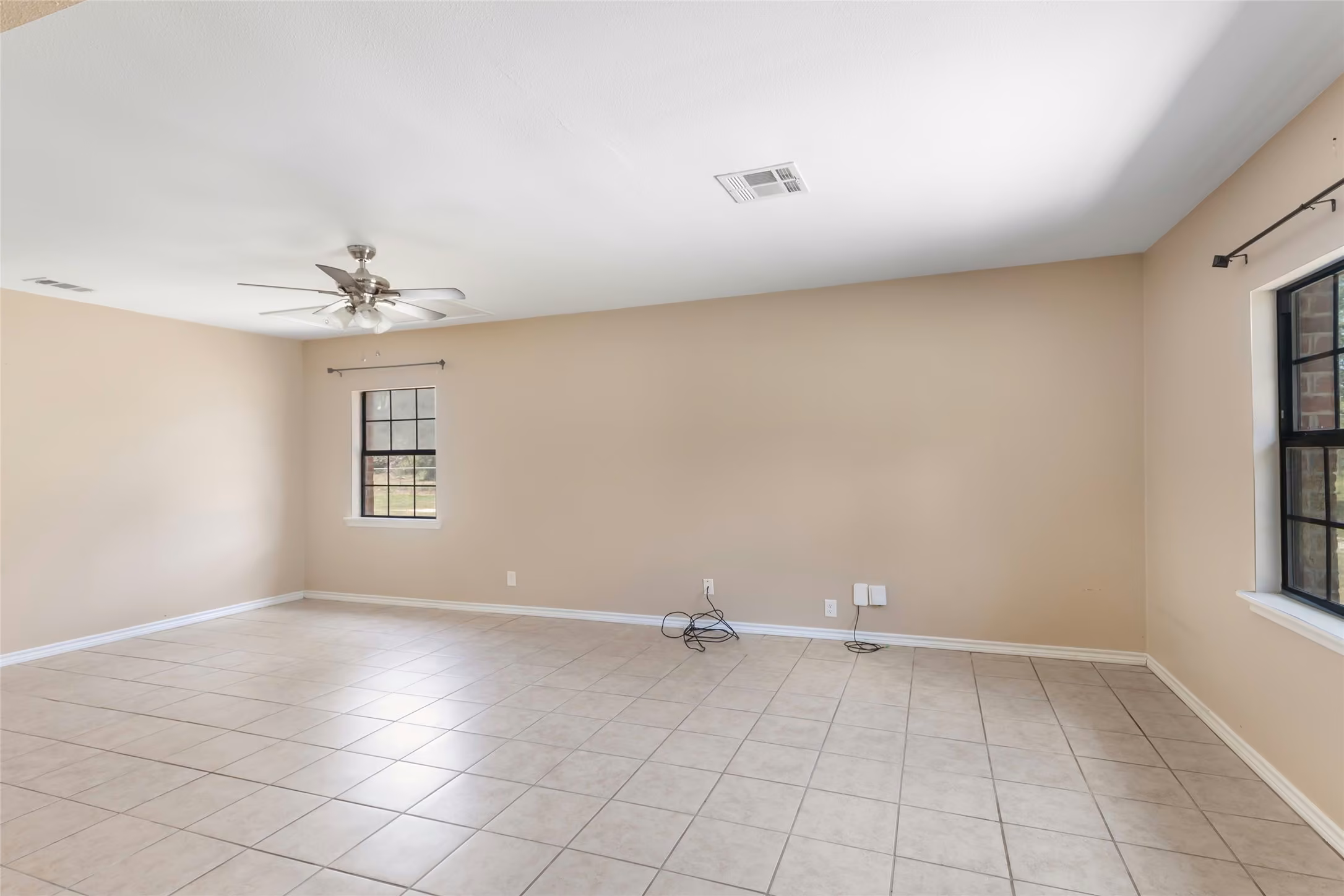 Photo 5 of 963 County Road 2339, Dayton, TX