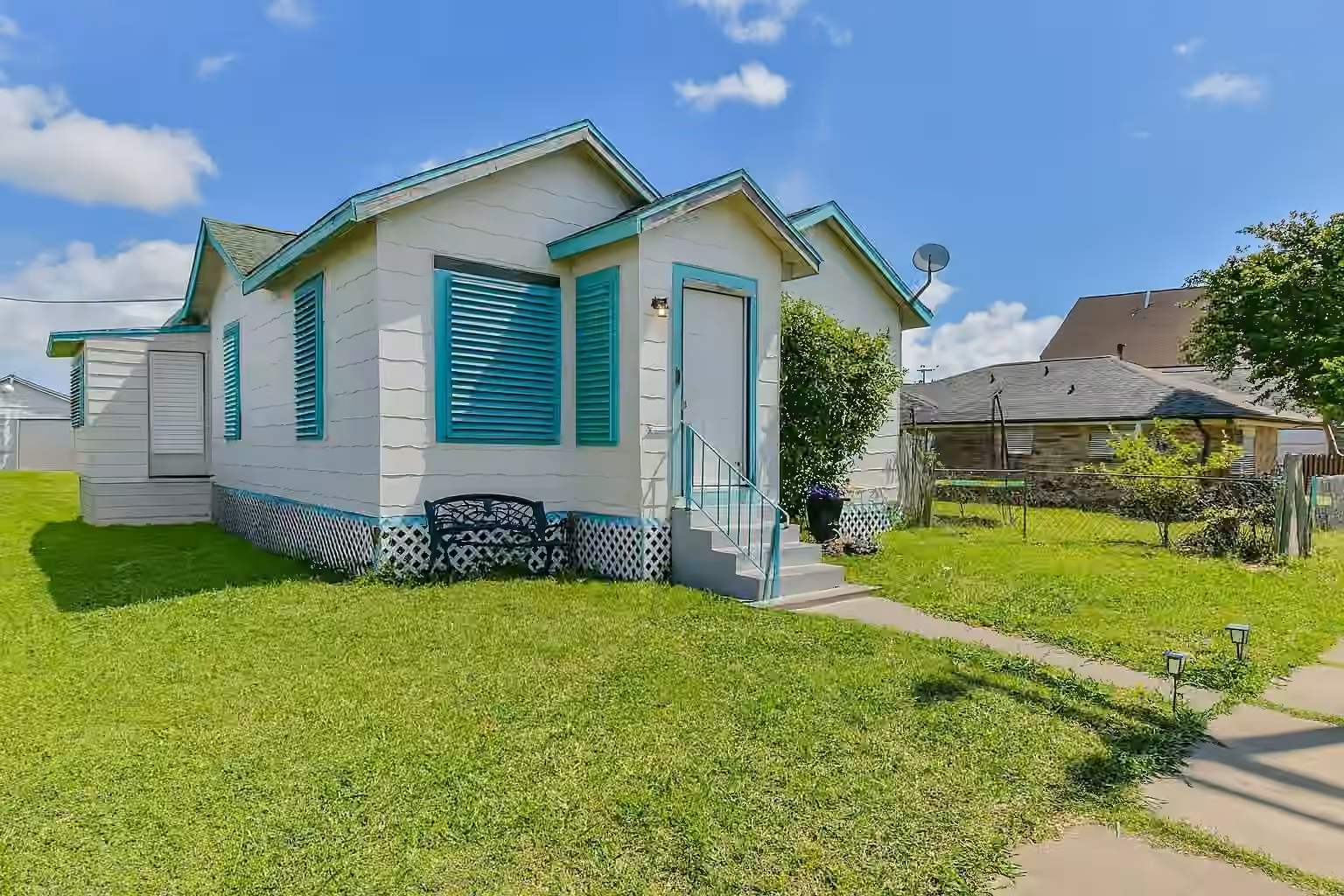 Photo 2 of 5220 Avenue K, Galveston, TX