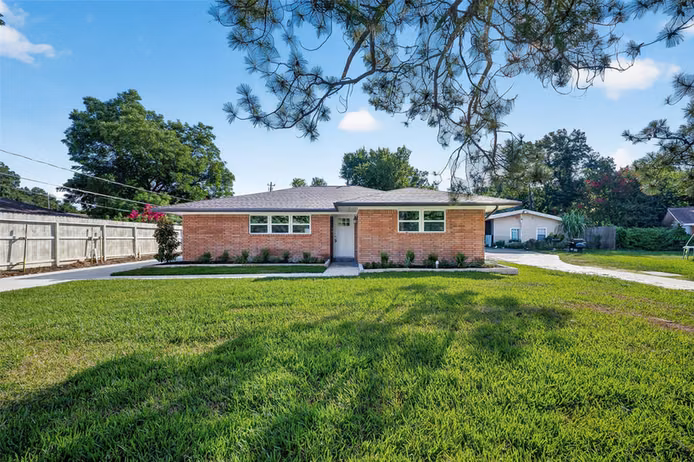 Photo 2 of 5427 Bliss Street, Houston, TX