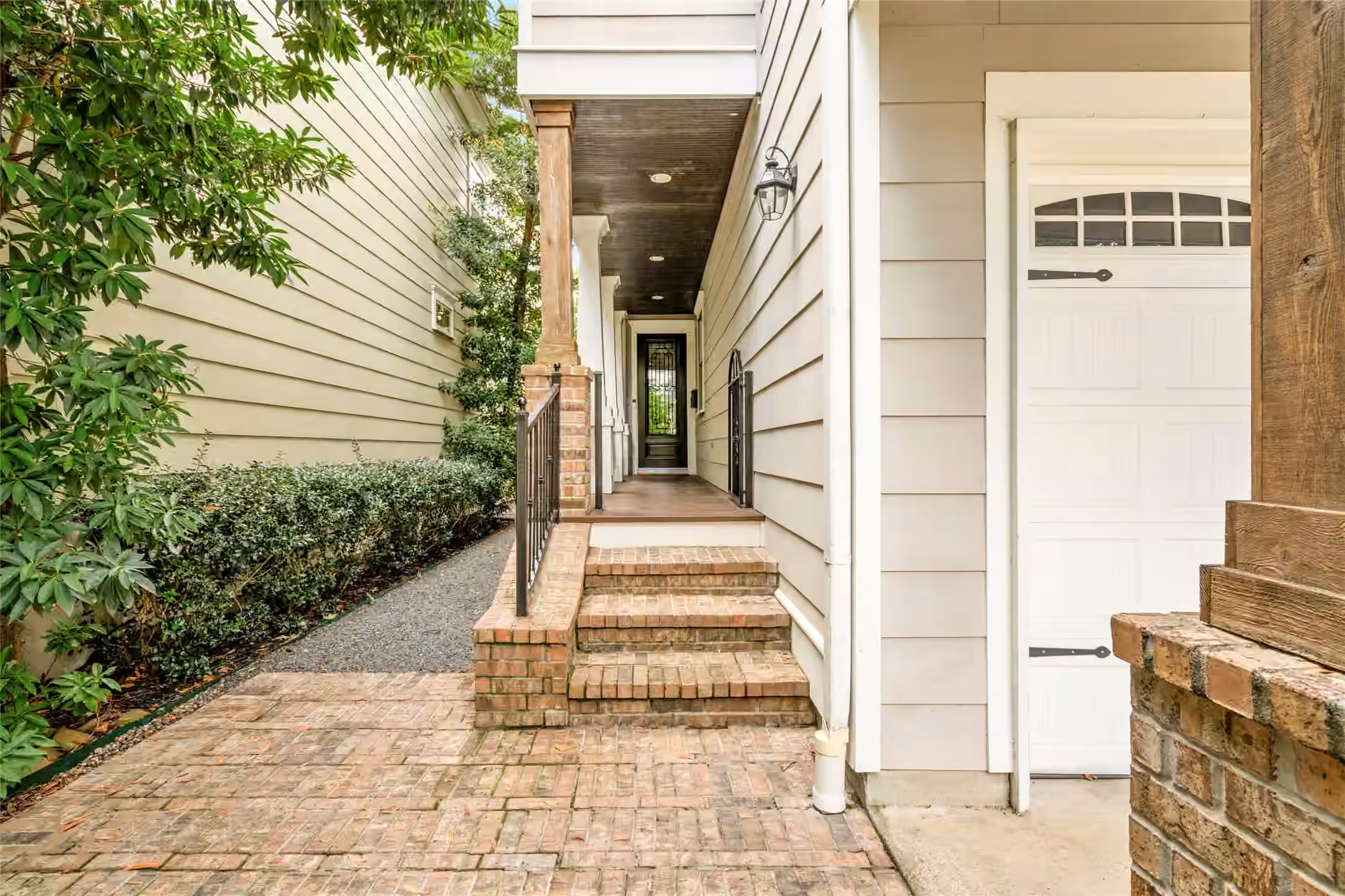 Photo 2 of 412 W 25th Street, Houston, TX