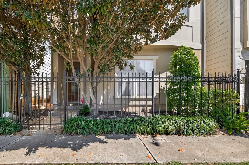 Photo 4 of 2927 Pease Street, Houston, TX