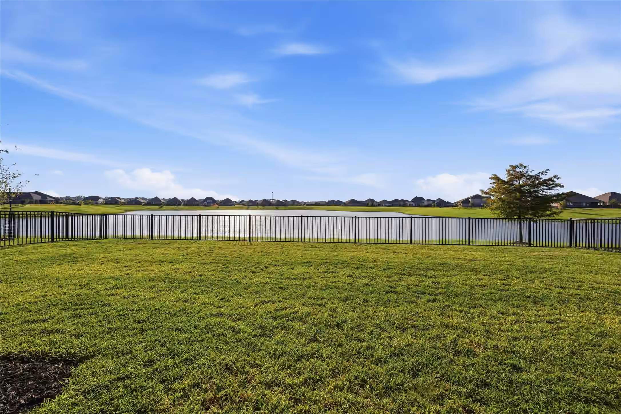 Photo 5 of 2517 Lago Costa Drive, Texas City, TX