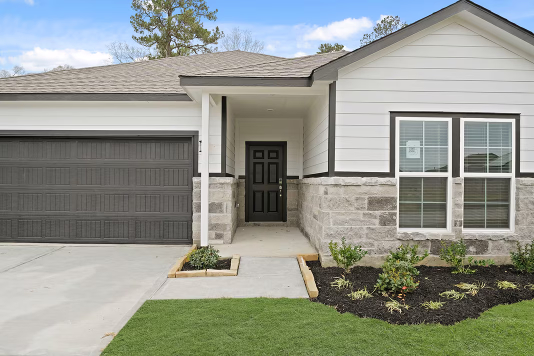 Photo 3 of 16994 Hazelnut Drive, Conroe, TX