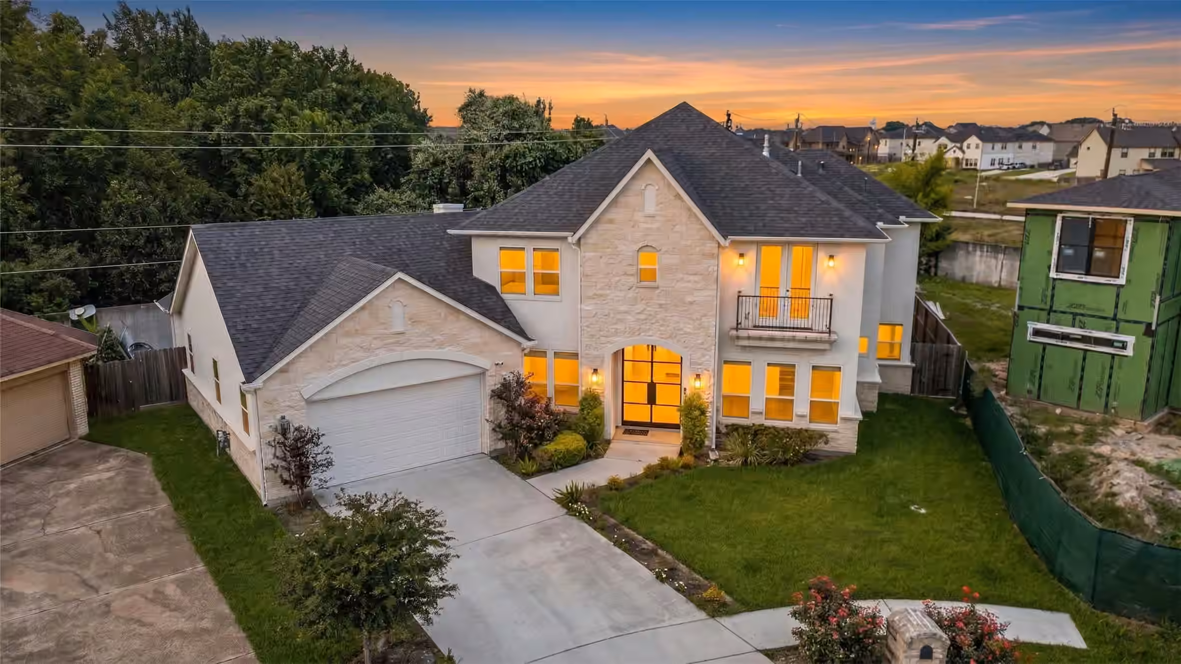 Photo 2 of 8002 N Circle Drive, Houston, TX