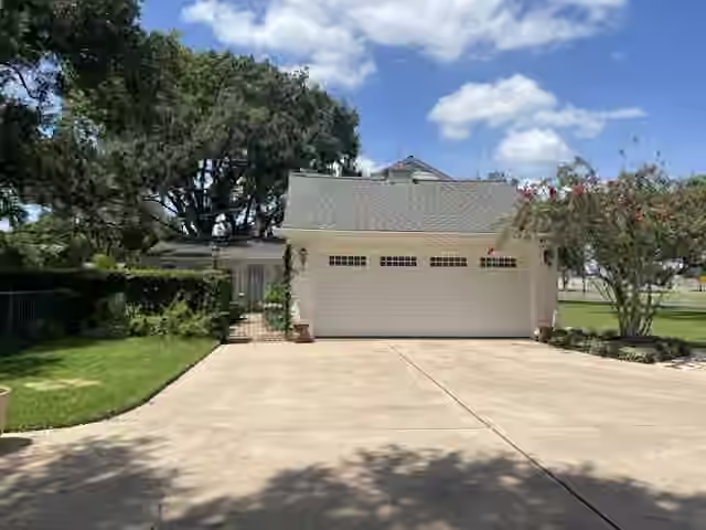 Photo 3 of 2503 Meadow Lane, El Campo, TX