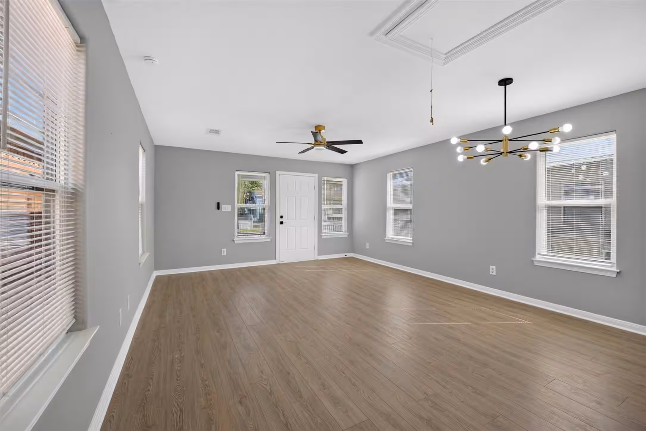 Photo 5 of 2917 Avenue M, Galveston, TX