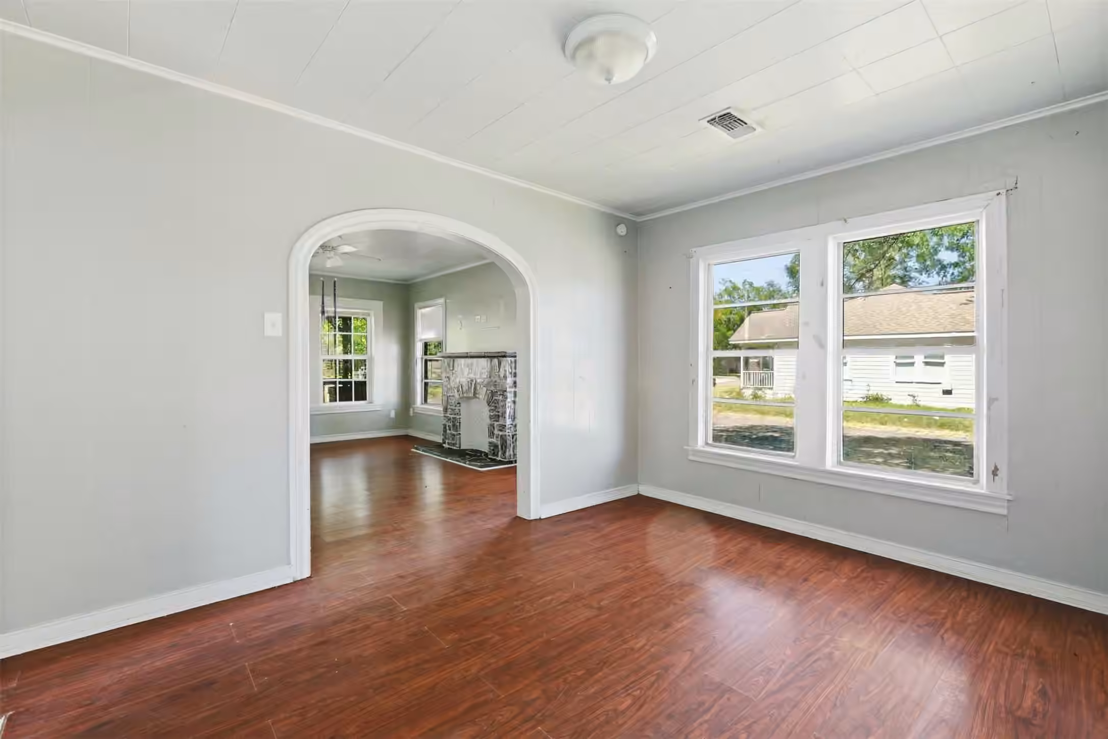 Photo 7 of 800 E Lobit Street, Baytown, TX