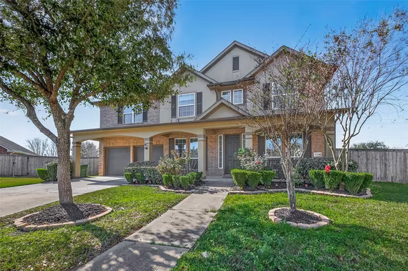 Photo 3 of 2208 Hannah Creek Court, Pearland, TX