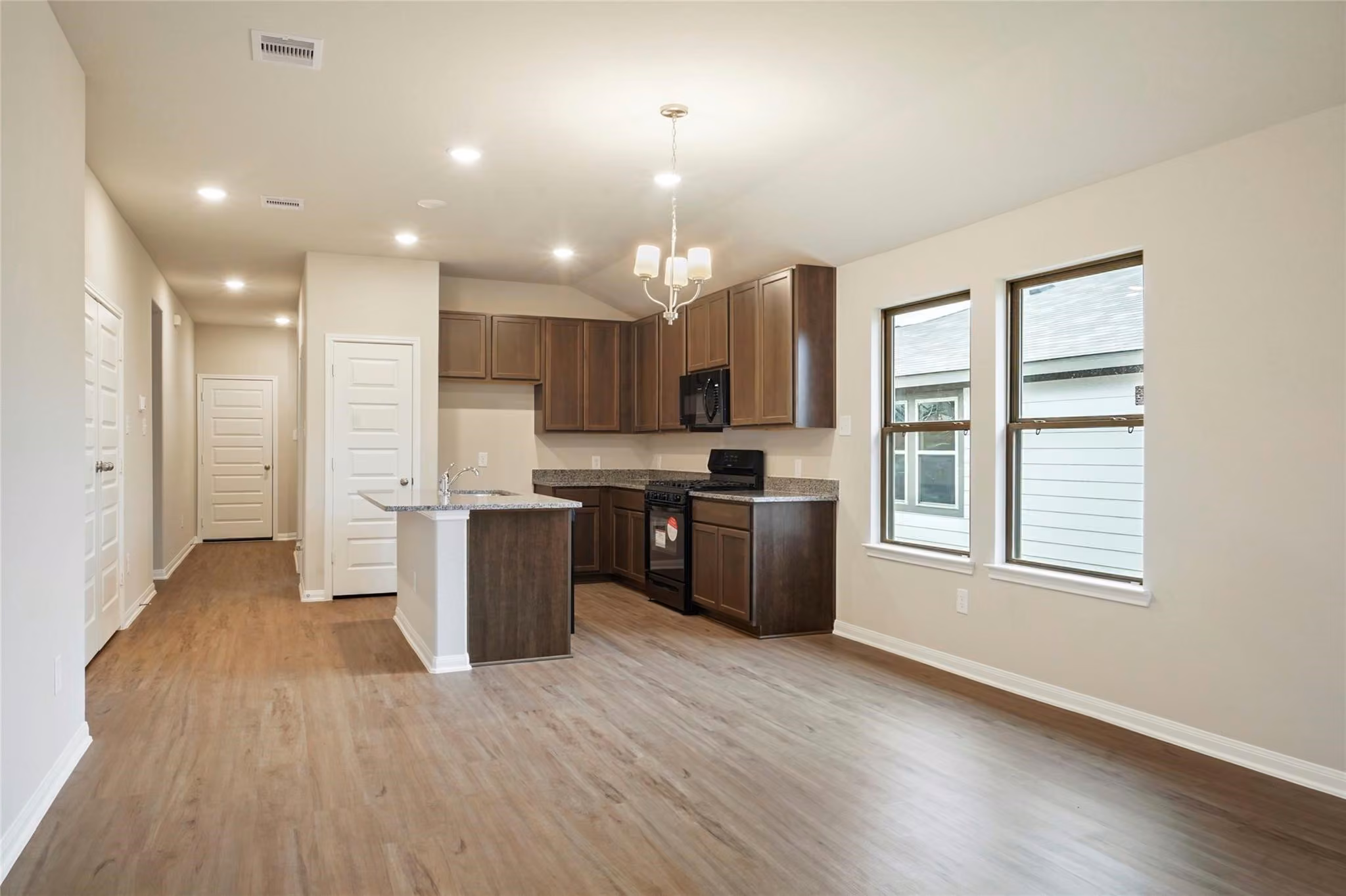 Photo 5 of 11732 Whirlaway Drive, Willis, TX