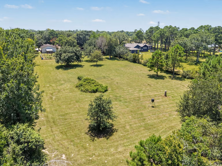 Photo 3 of 424 Middleton Street, Bacliff, TX