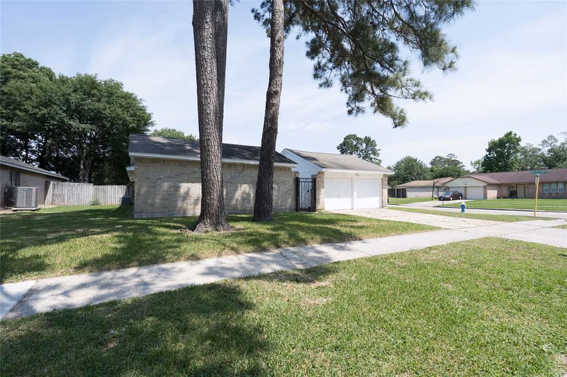 Photo 4 of 6023 Knotty Post Lane, Spring, TX