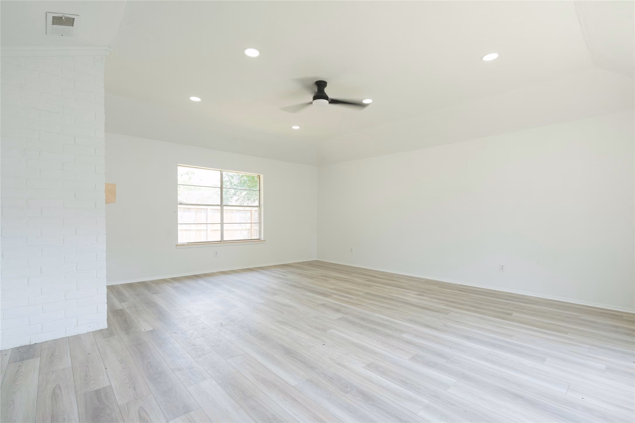 Photo 6 of 6023 Knotty Post Lane, Spring, TX
