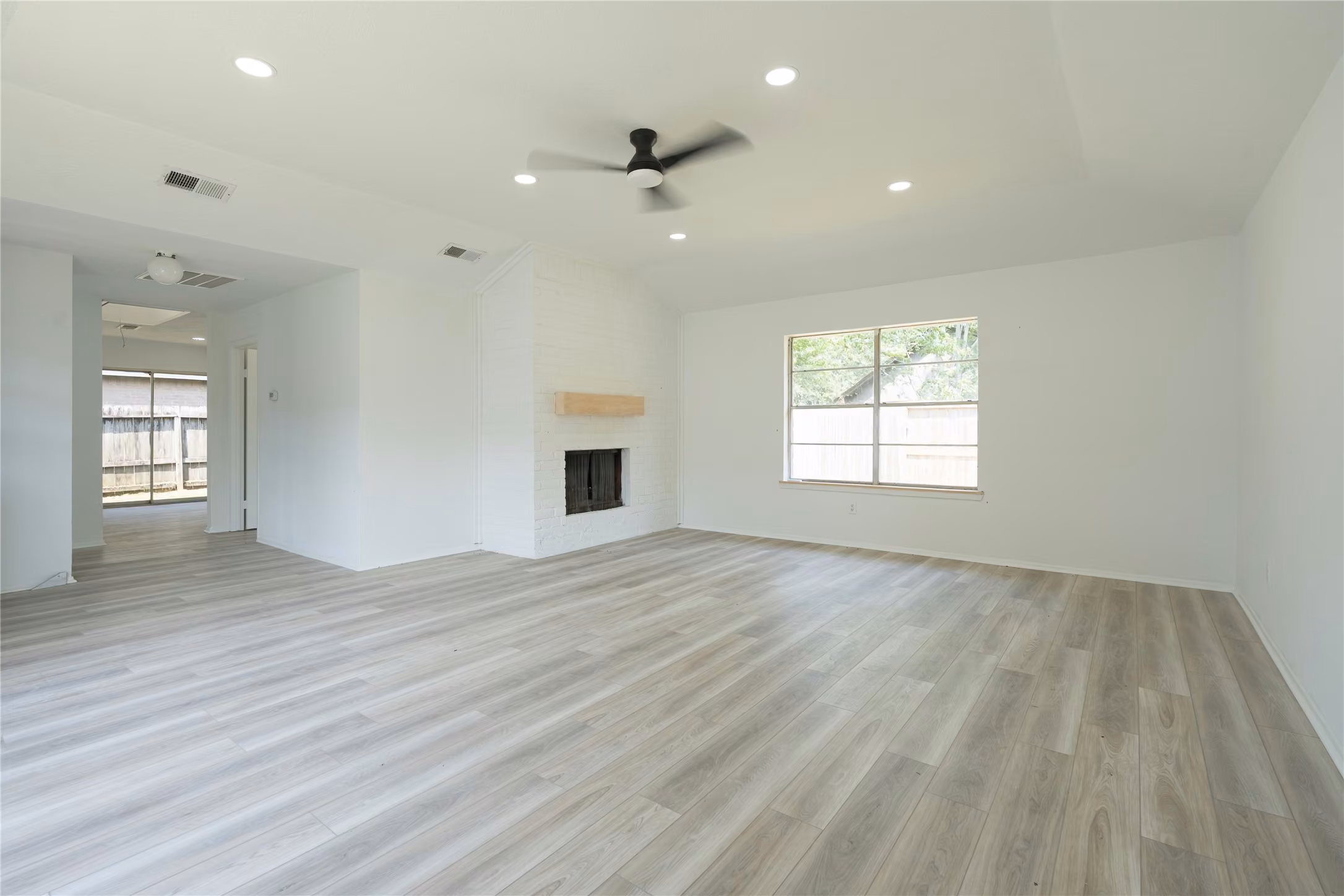 Photo 7 of 6023 Knotty Post Lane, Spring, TX