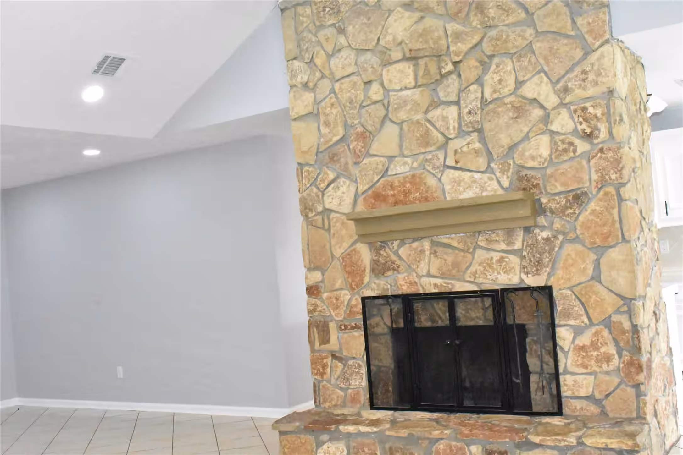 Photo 6 of 1347 Somercotes Lane, Channelview, TX