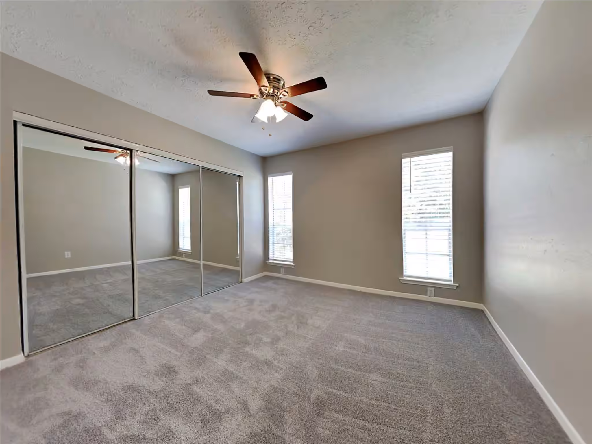 Photo 5 of 17623 Huntersglen Circle, Humble, TX