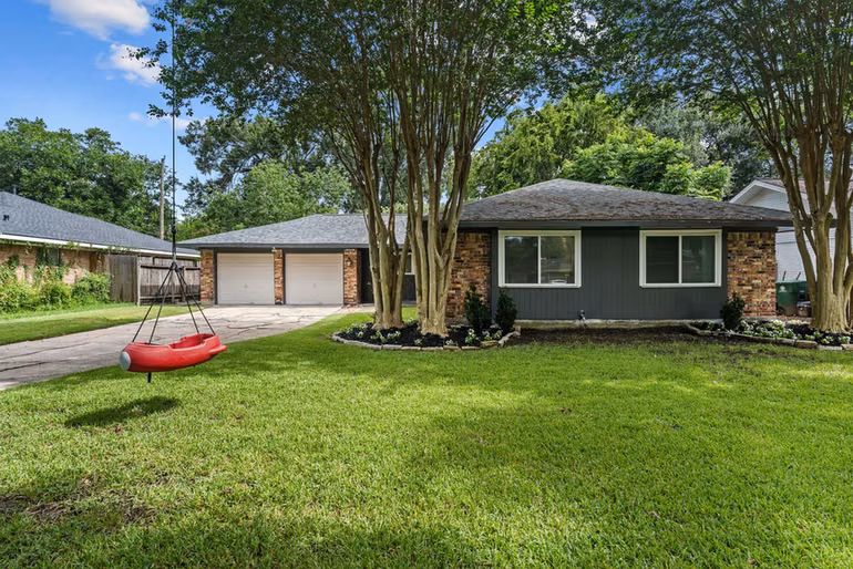 Photo of 5314 Creekbend Drive, Houston, TX 77096