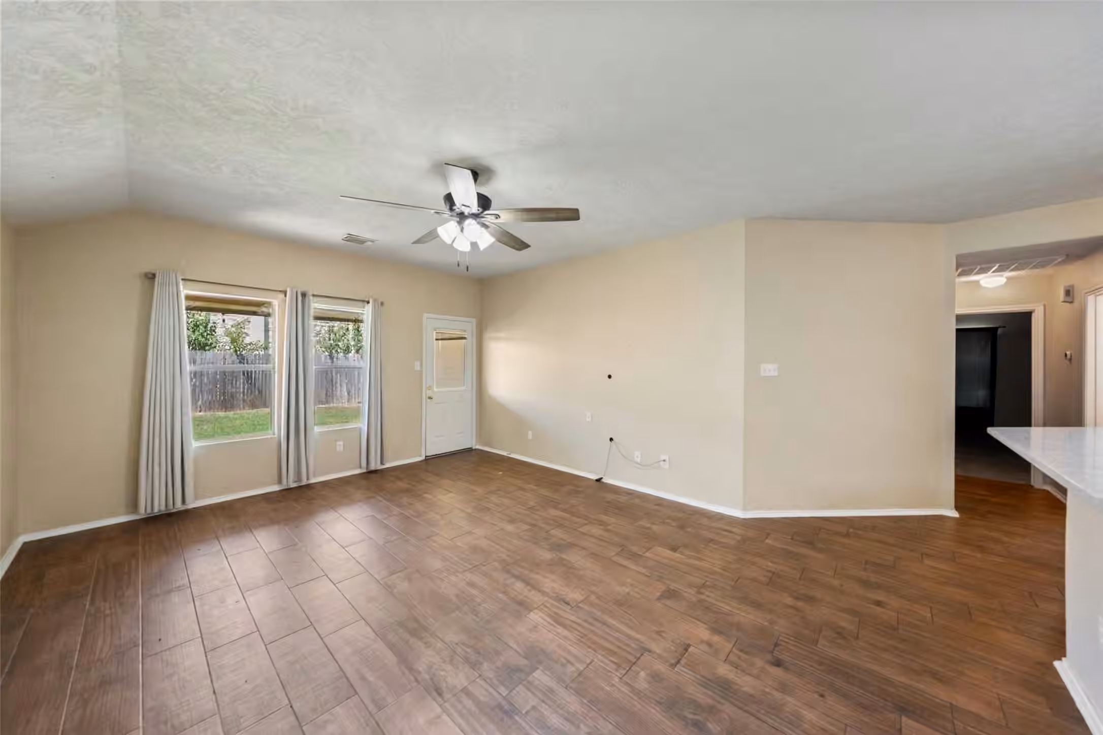 Photo 4 of 11626 Sardis Lake Drive, Tomball, TX