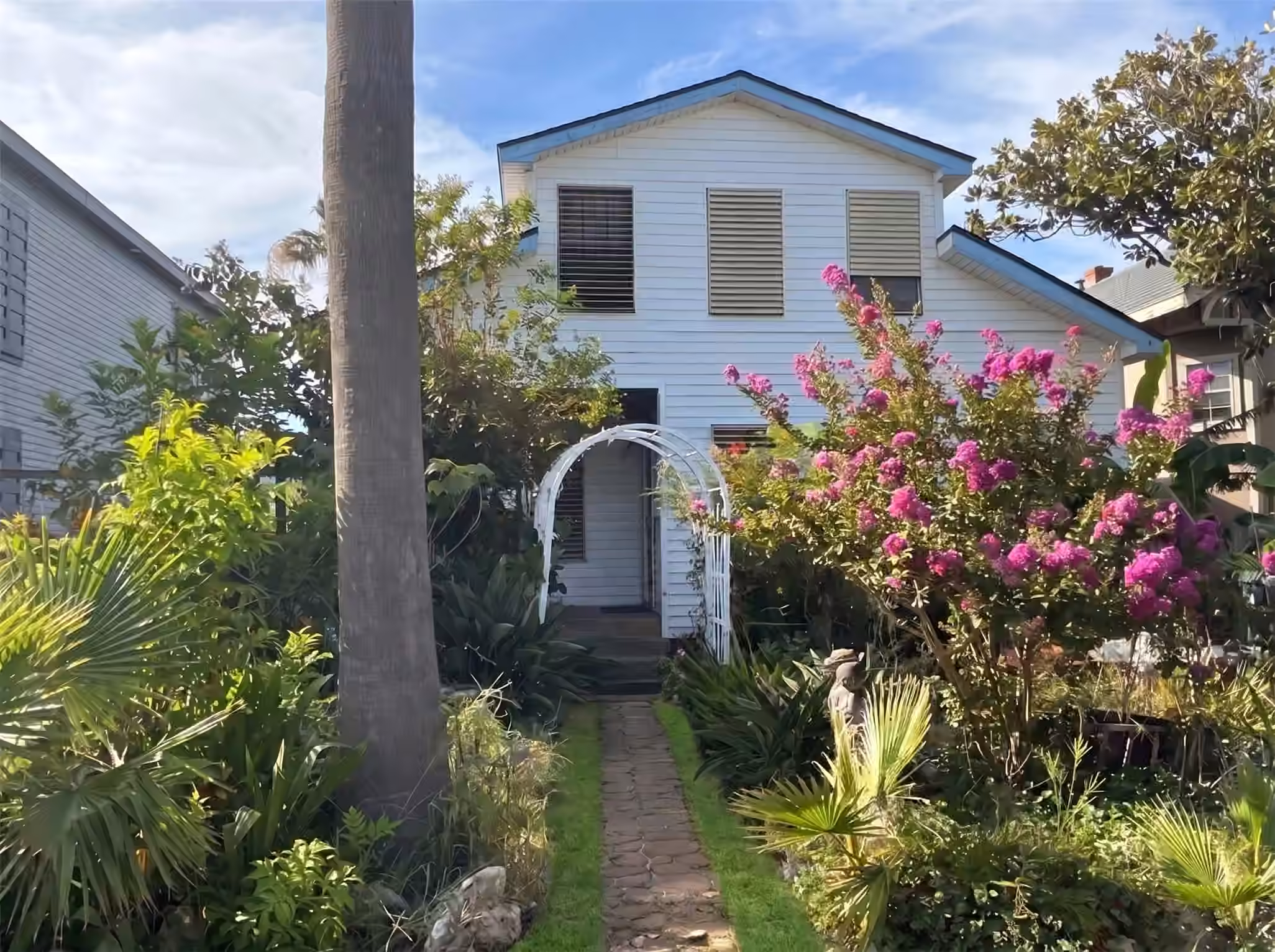 Photo of 910 Avenue L, Galveston, TX 77550