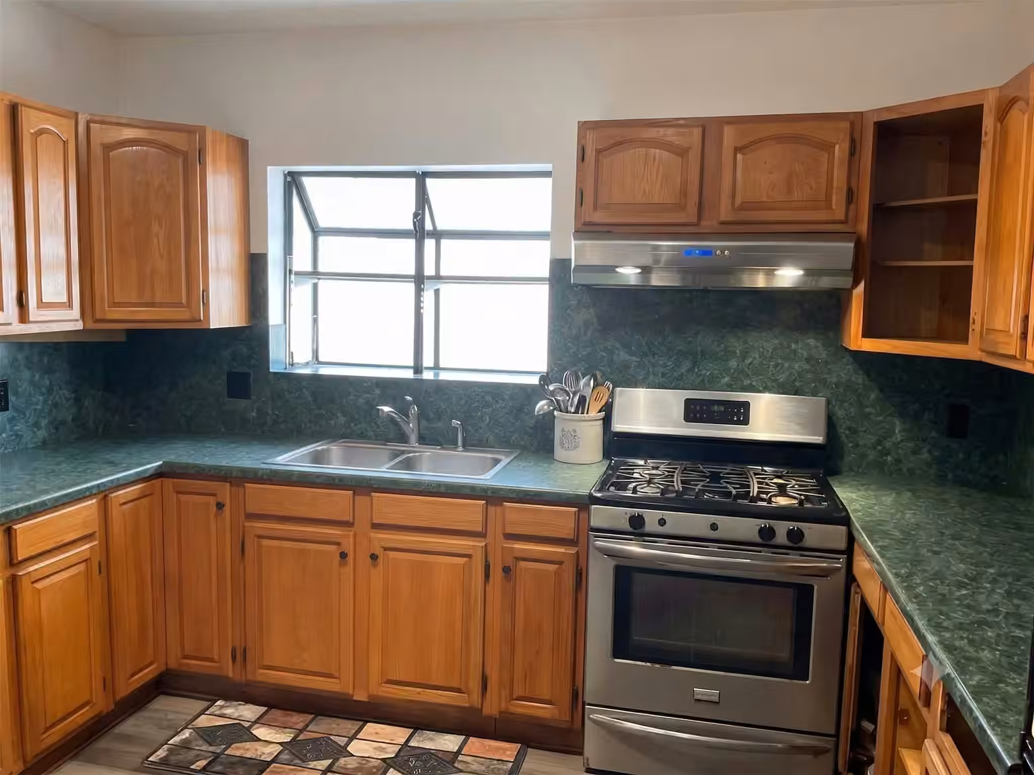 Photo 6 of 910 Avenue L, Galveston, TX