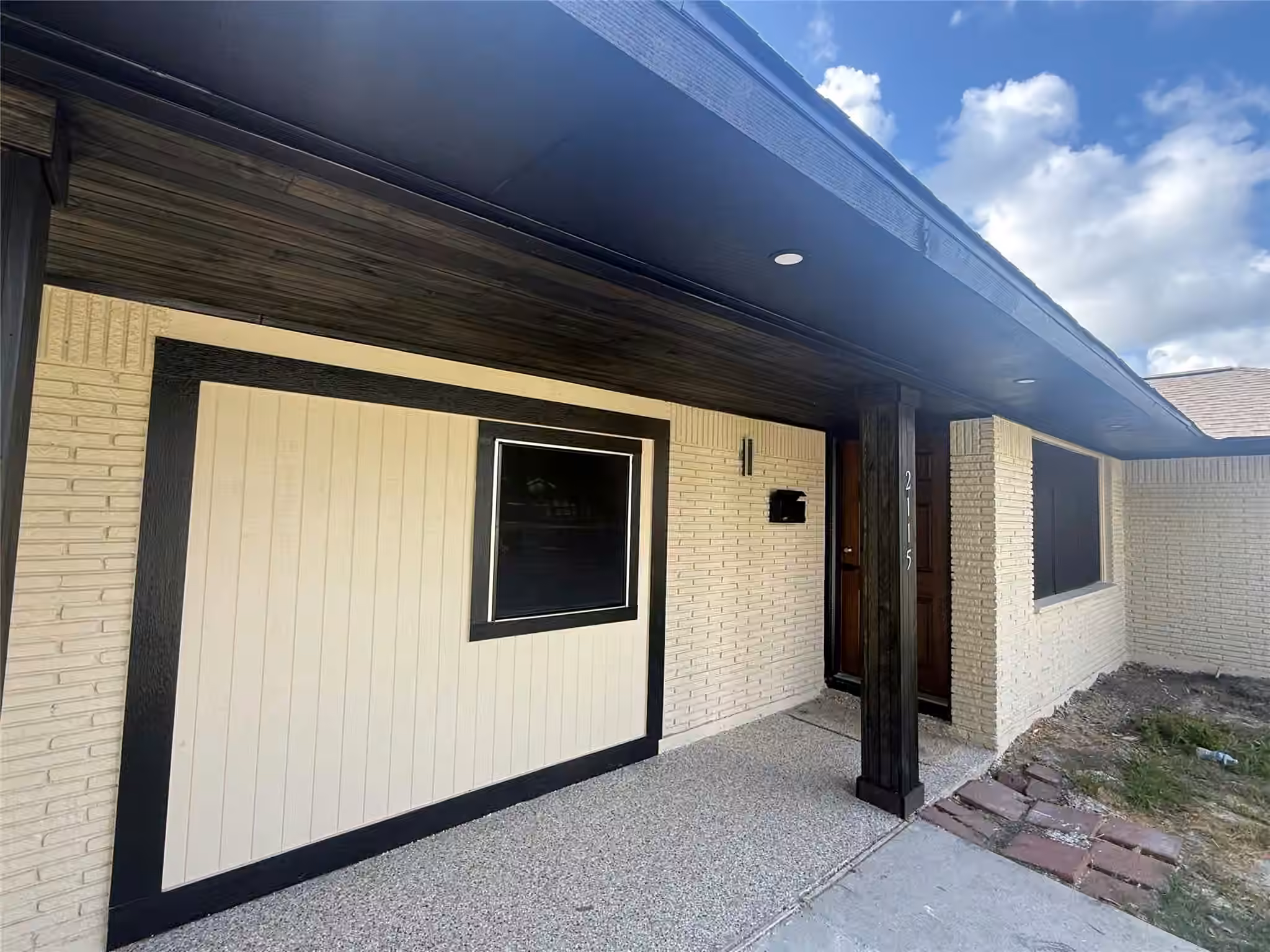 Photo 2 of 2115 Dewberry Lane, Pasadena, TX