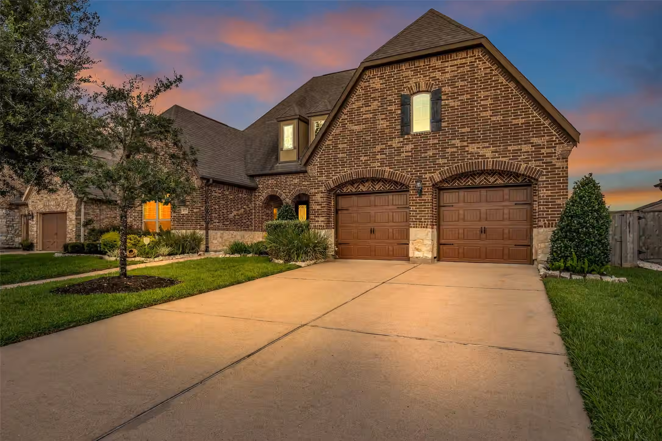 Photo 2 of 8723 Long Cross Drive, Richmond, TX