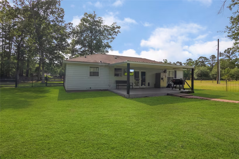 Photo 4 of 79 E Pine Drive, Huffman, TX