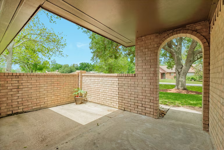 Photo 4 of 131 Singleton Street, Jones Creek, TX