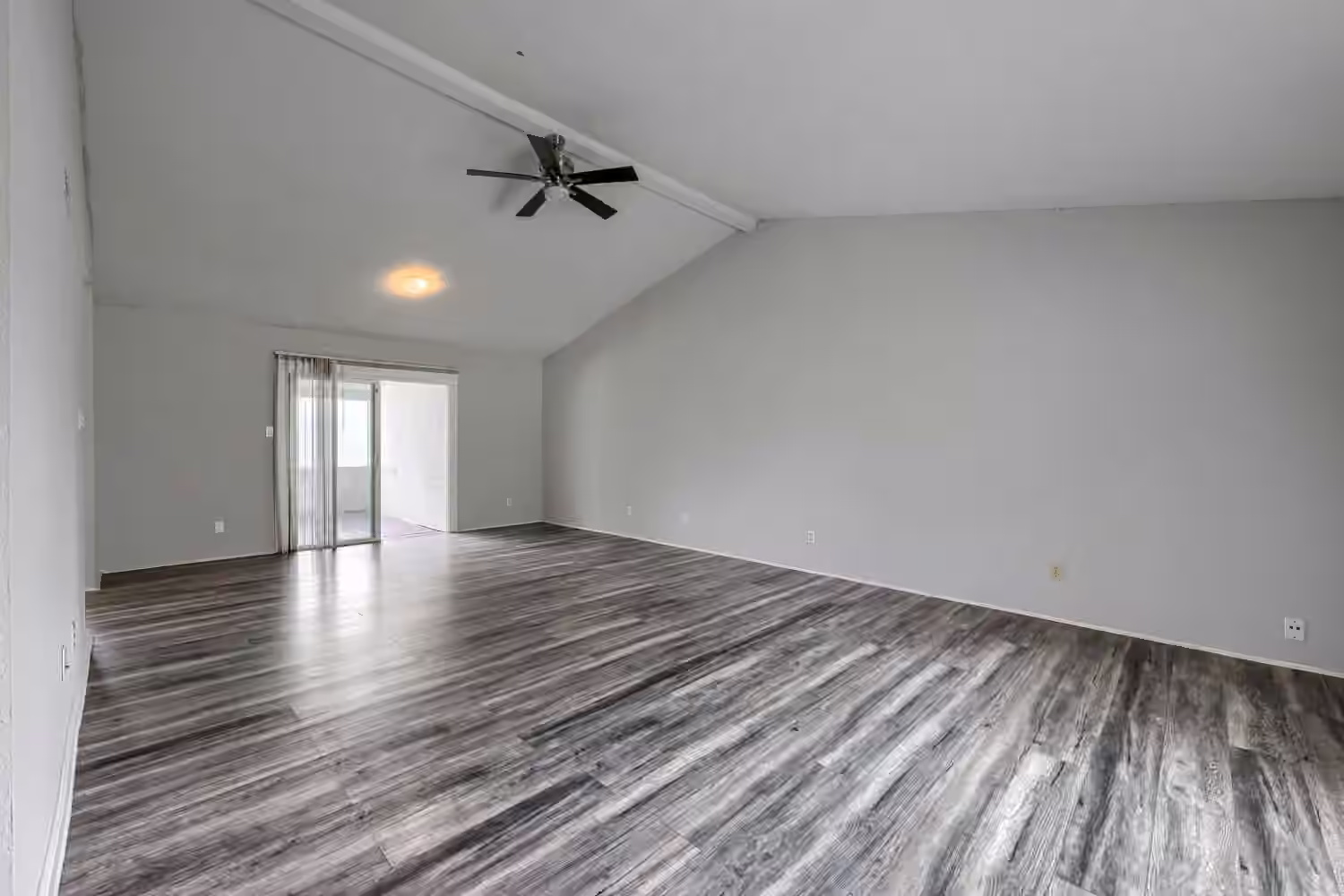 Photo 4 of 6923 Jeb Stuart Drive, Richmond, TX
