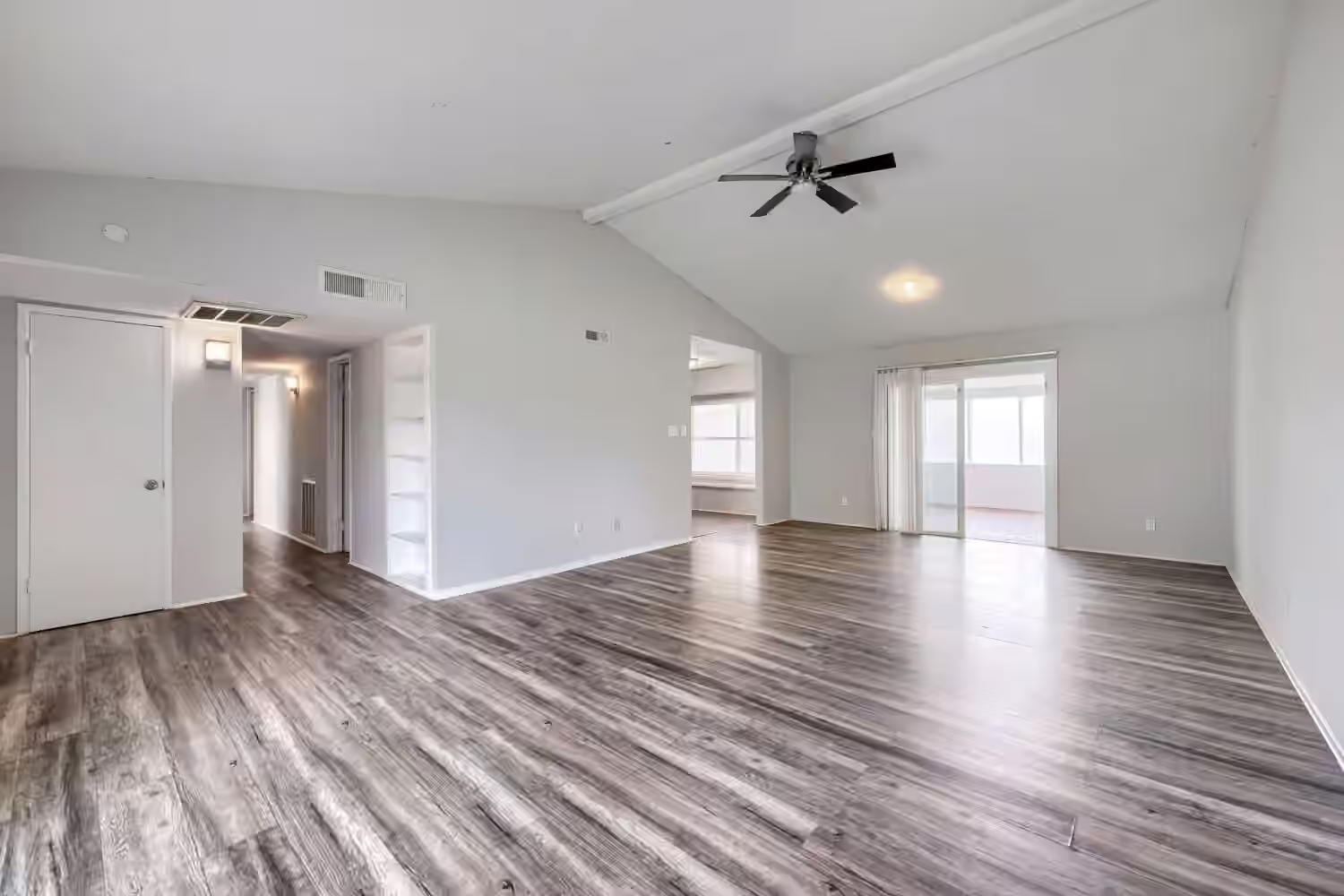 Photo 5 of 6923 Jeb Stuart Drive, Richmond, TX