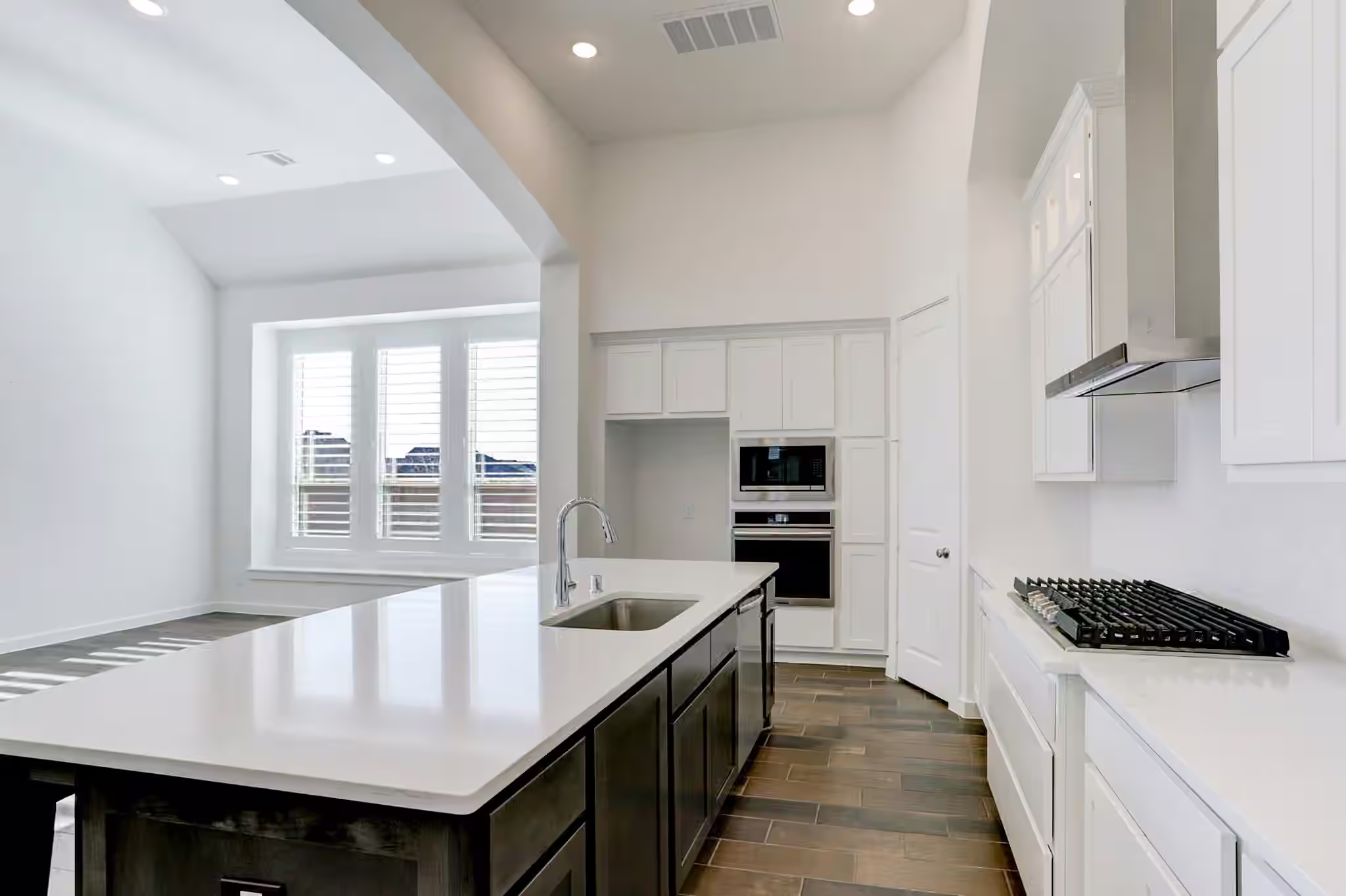 Photo 5 of 2722 Sierra Forest Court, Katy, TX
