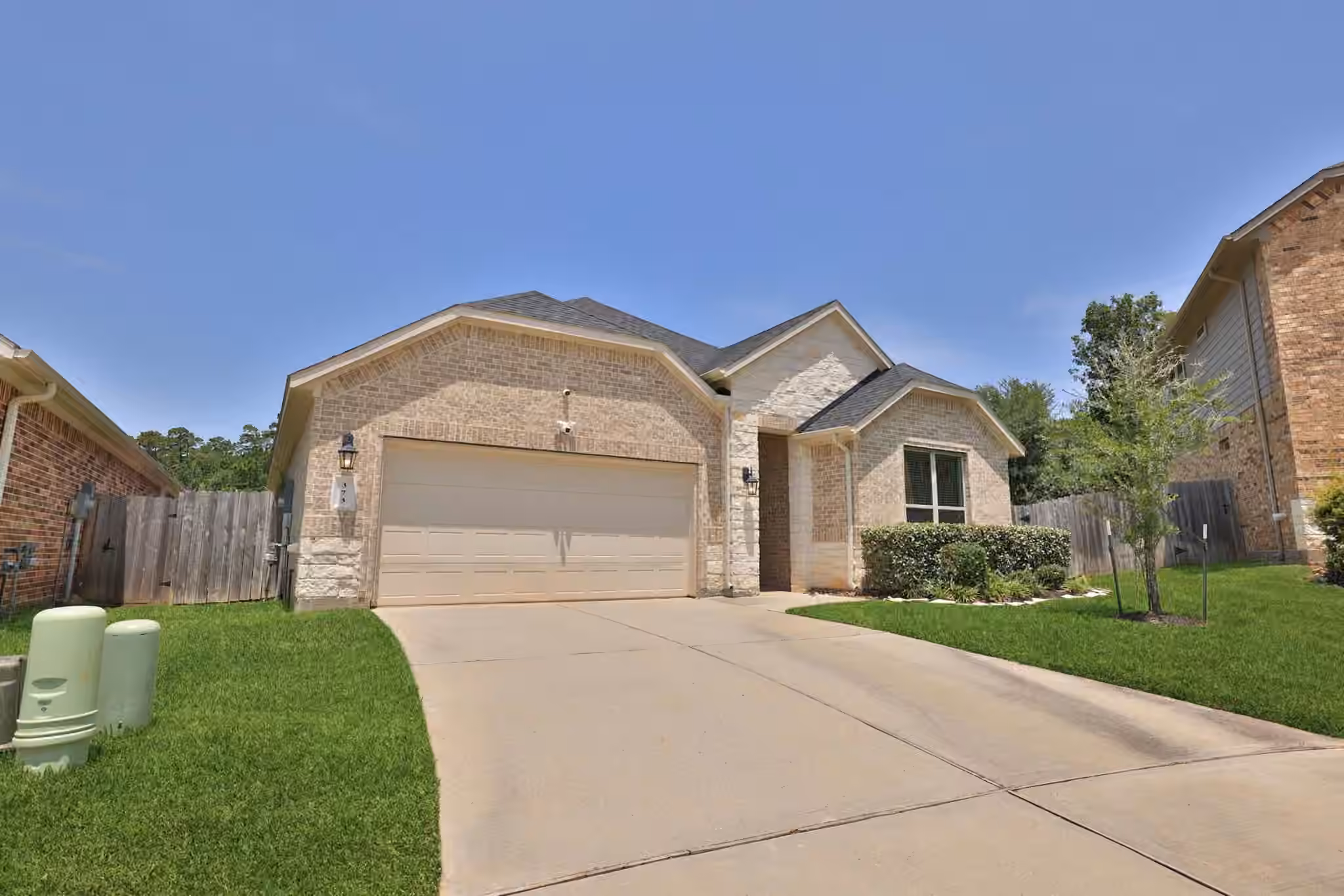 Photo 3 of 373 Pleasant Hill Way, Conroe, TX