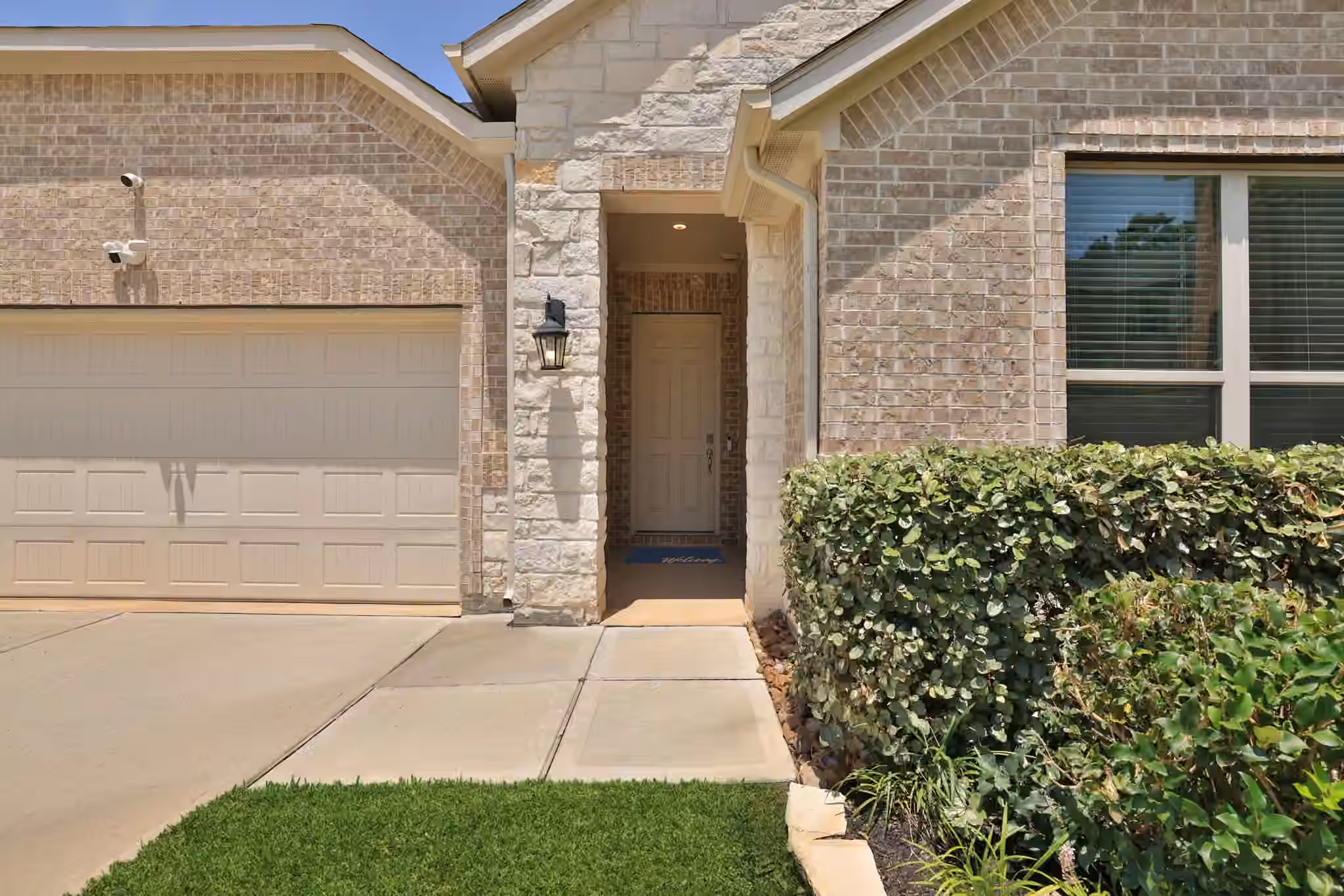 Photo 4 of 373 Pleasant Hill Way, Conroe, TX