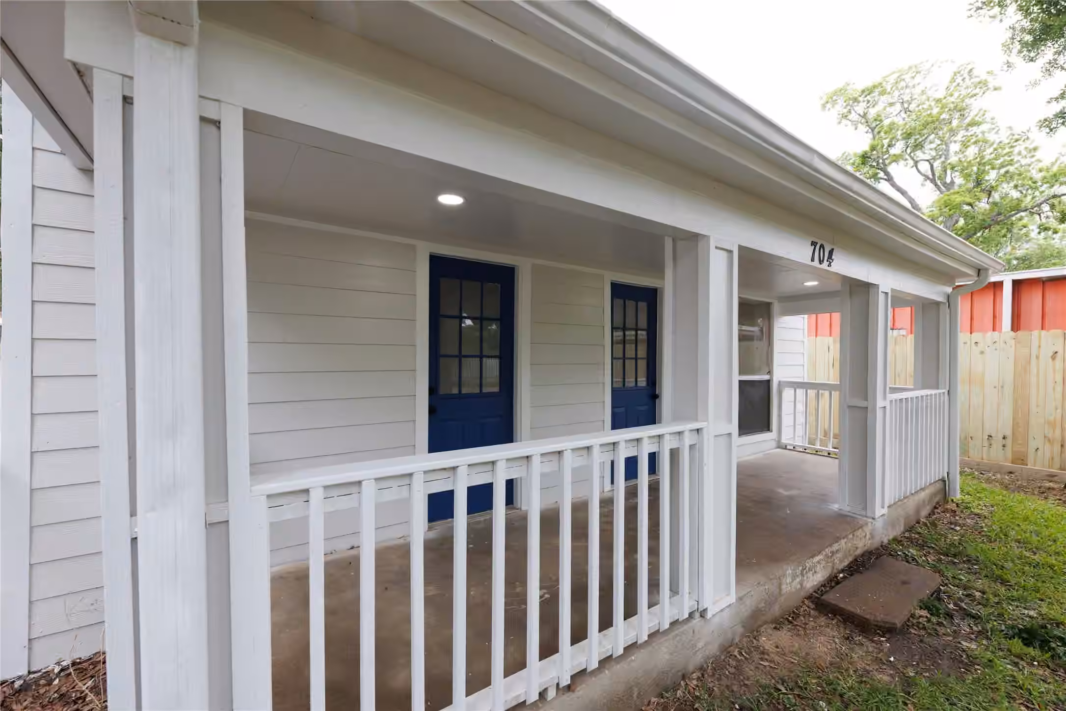 Photo of 704 W Willis Street, Alvin, TX