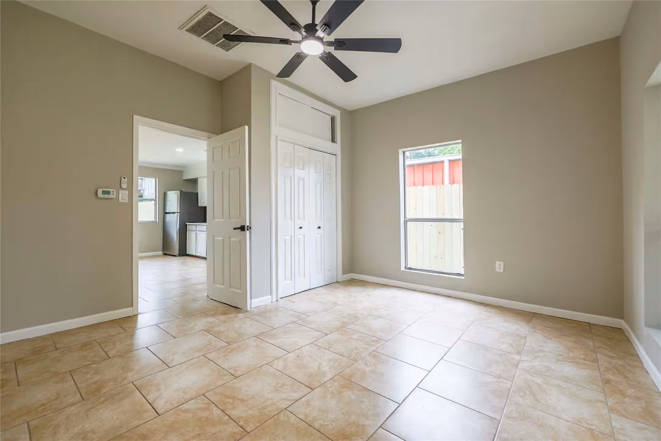 Photo 6 of 704 W Willis Street, Alvin, TX