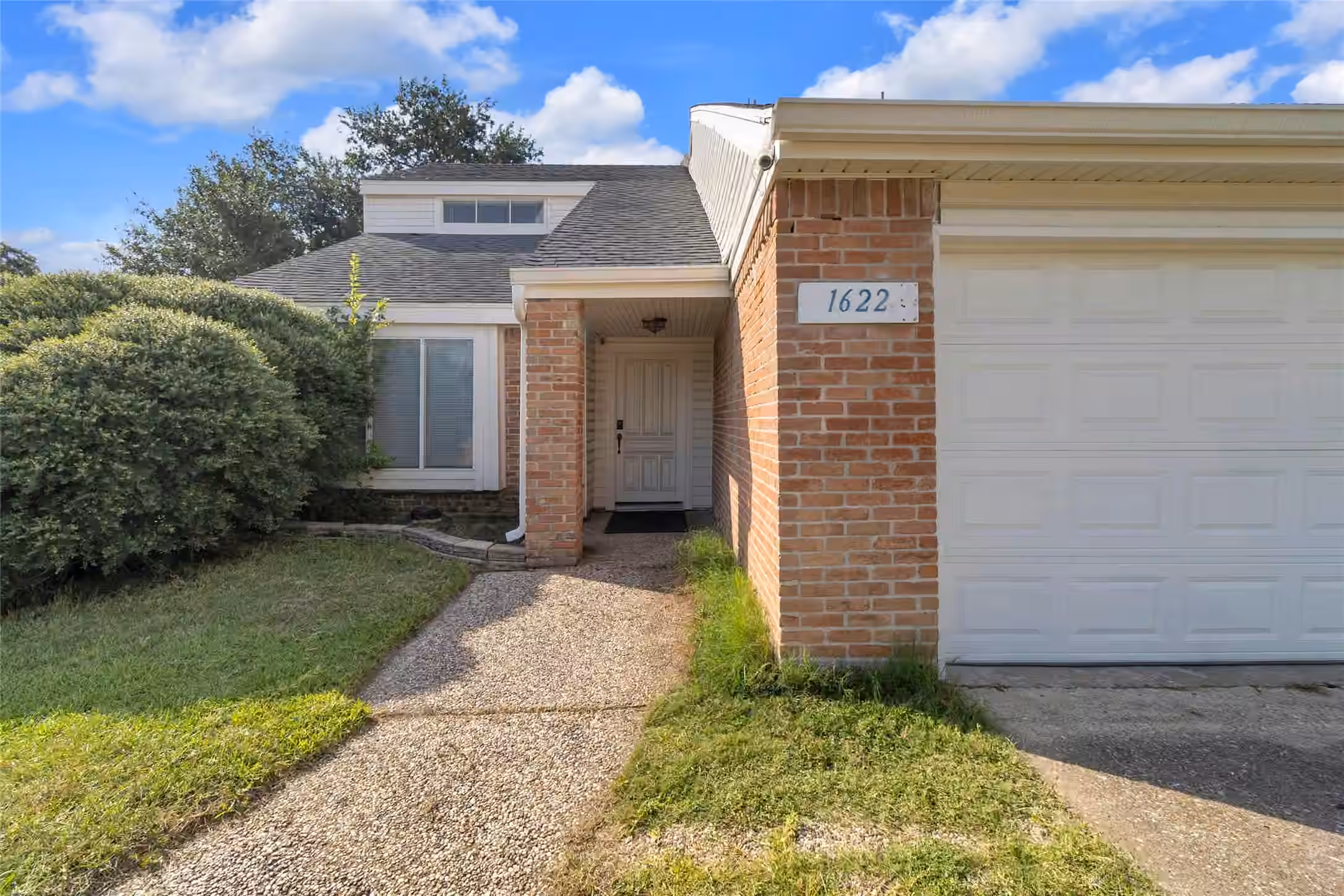 Photo 3 of 1622 Ash Meadow Drive, Houston, TX