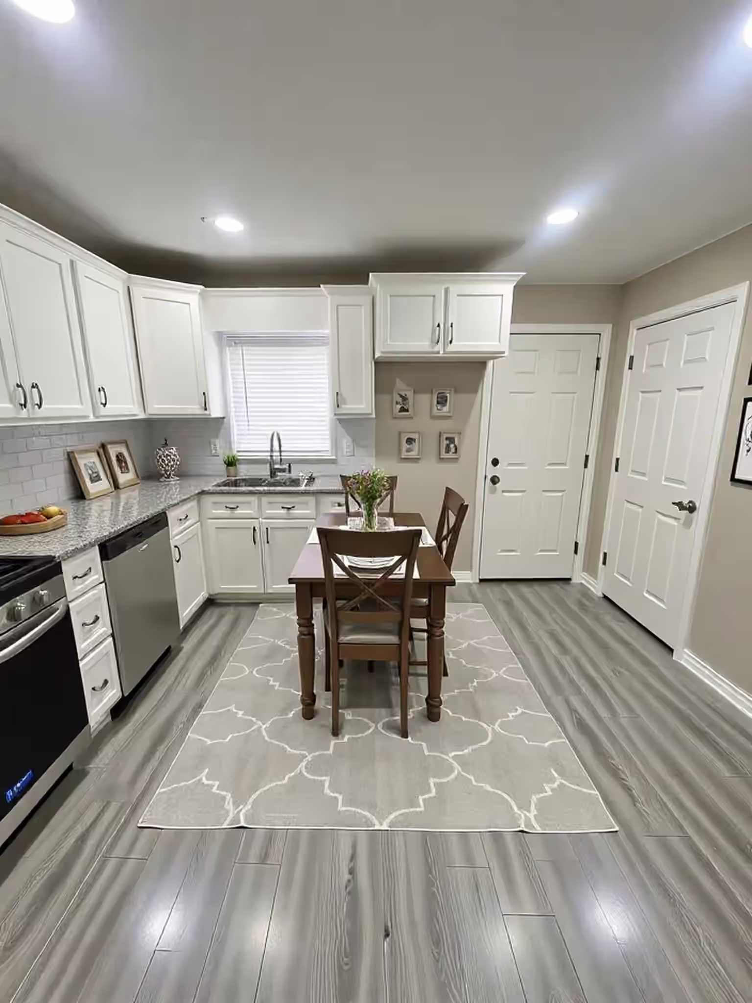 Photo 5 of 6708 Saint Augustine Street, Houston, TX