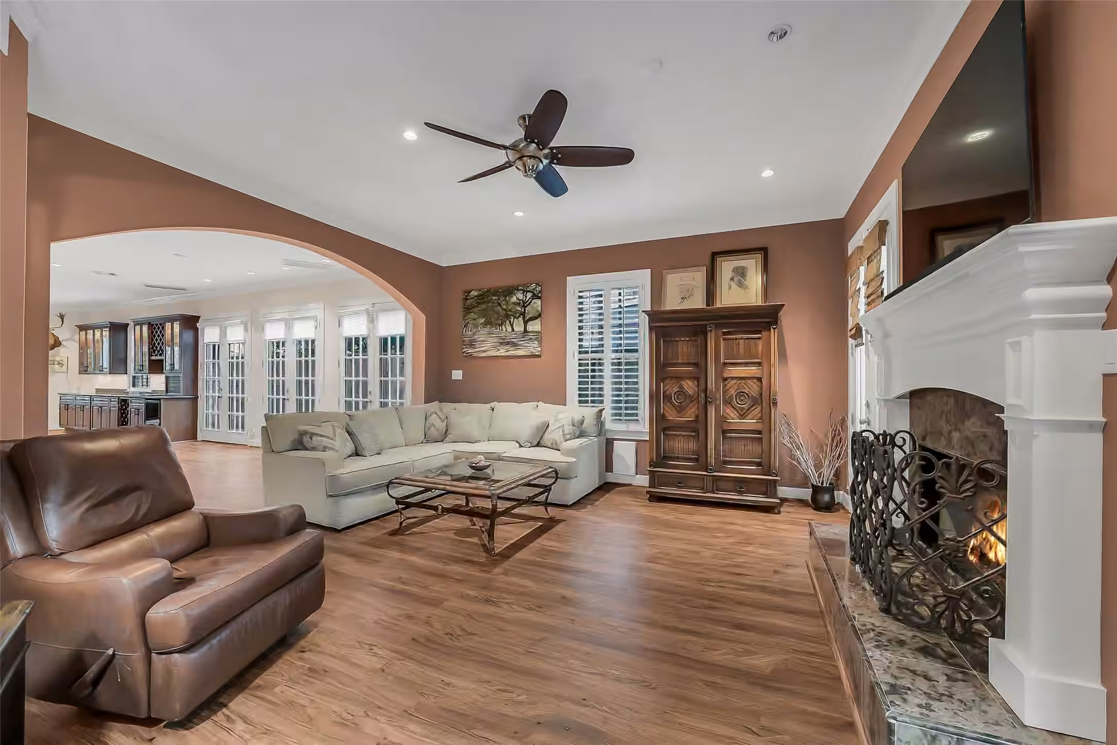 Photo 3 of 6317 Riverview Way, Houston, TX