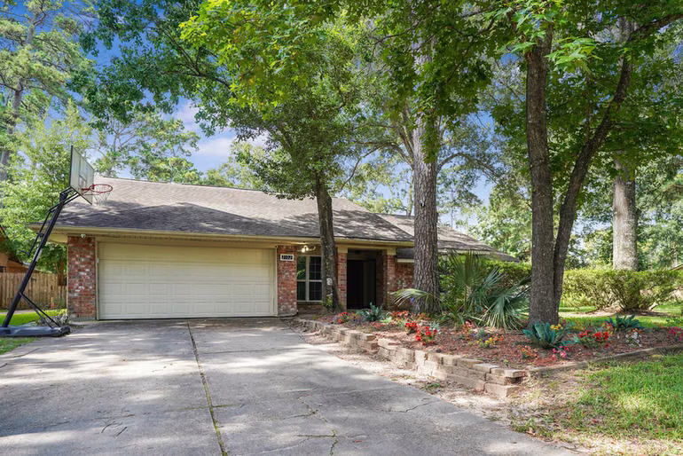 Photo of 2102 Oak Shores Drive, Houston, TX