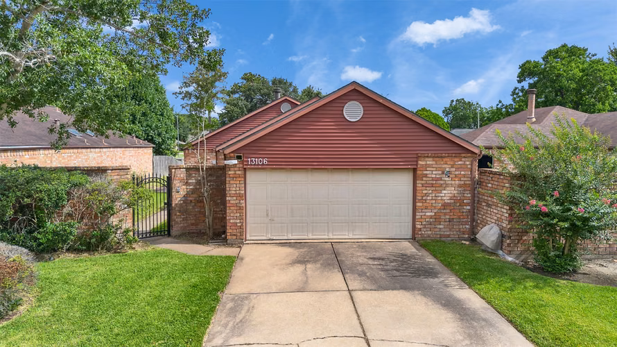 Photo 2 of 13106 Worthington Street, Sugar Land, TX
