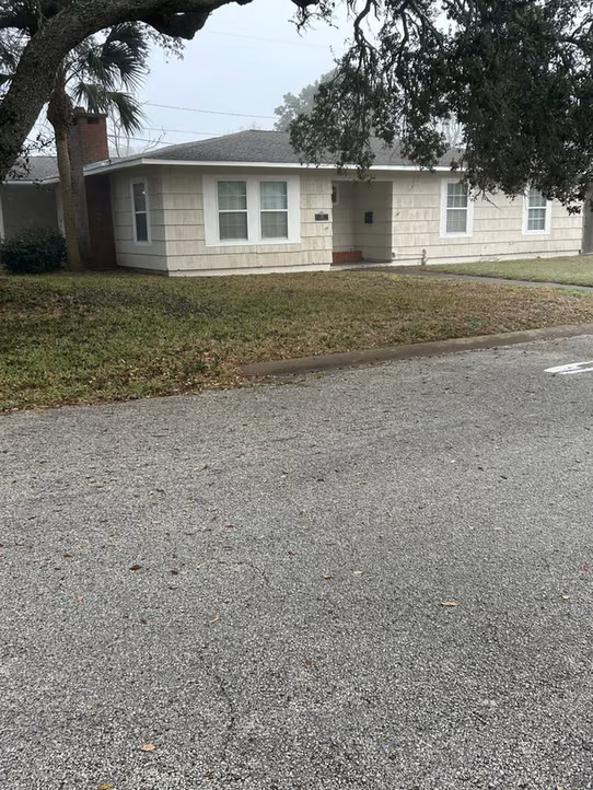 Photo 2 of 118 Tarpon Avenue, Galveston, TX