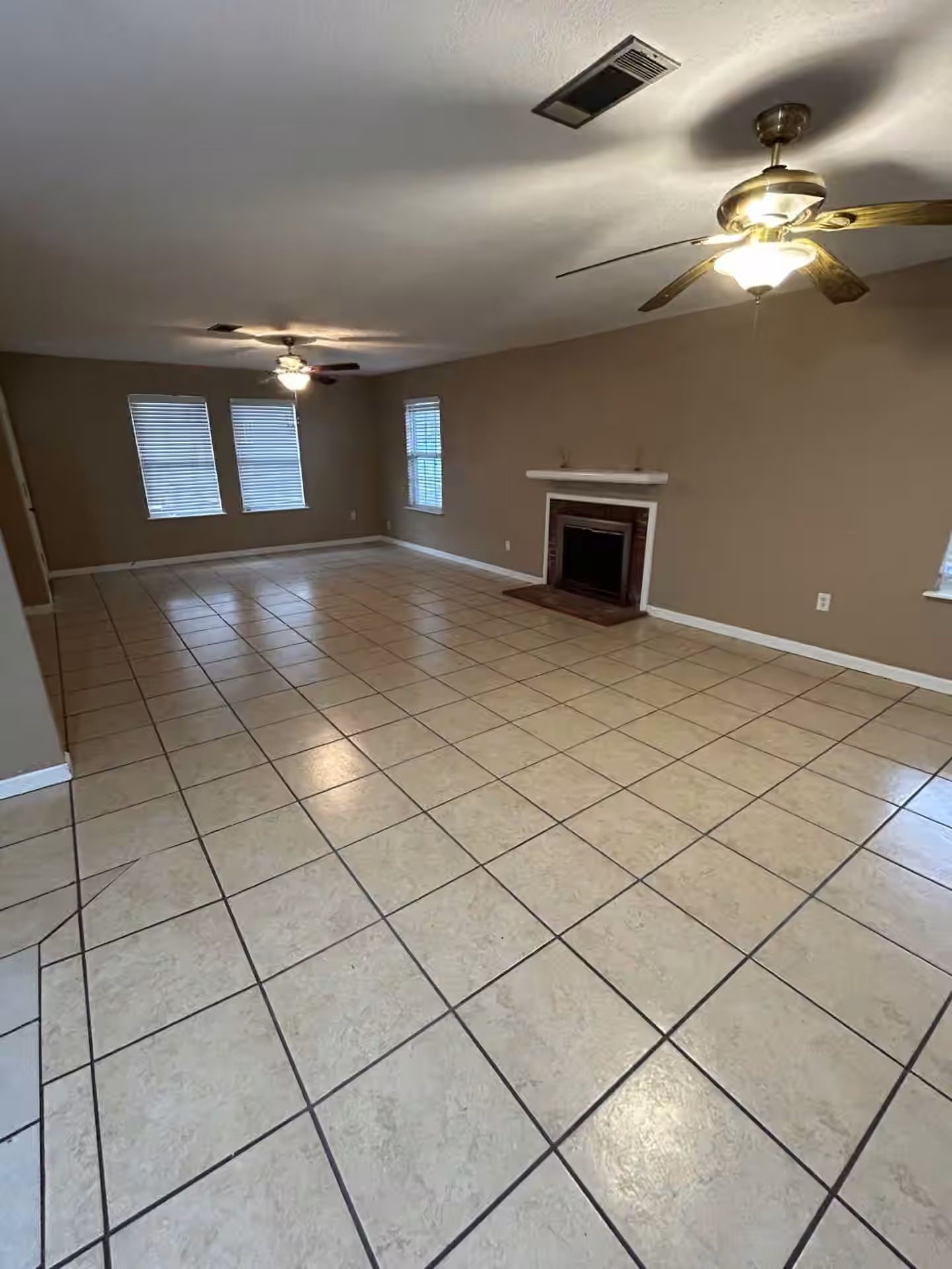 Photo 5 of 118 Tarpon Avenue, Galveston, TX